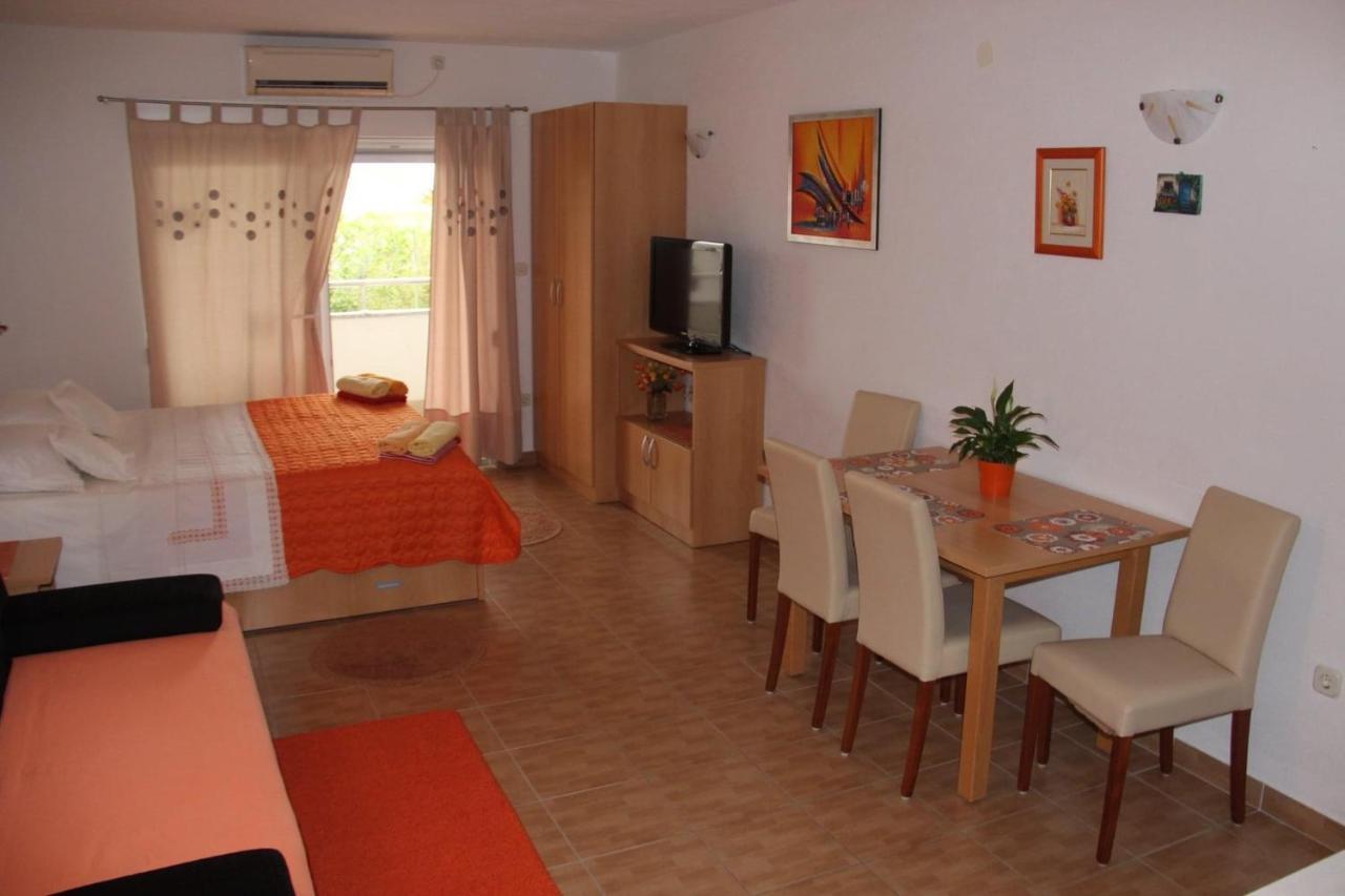 Apartmani Nima Tucepi Luaran gambar
