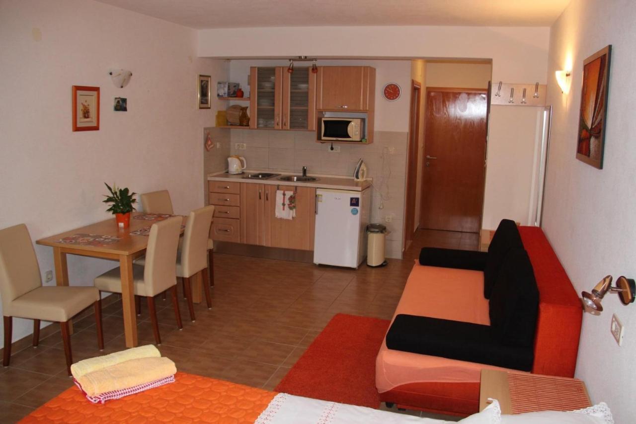 Apartmani Nima Tucepi Luaran gambar