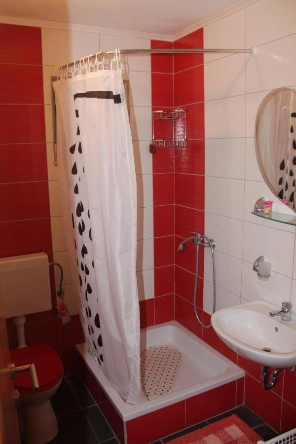 Apartmani Nima Tucepi Luaran gambar